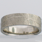 palladium extra-heavy flat band with lazy curved line and texturing-hammered finish
