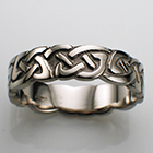 Platinum "bendy" celtic band with no rails.